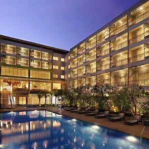 https://holiday-inn-express-bali-raya-kuta-hotel.hotelsseminyak.net