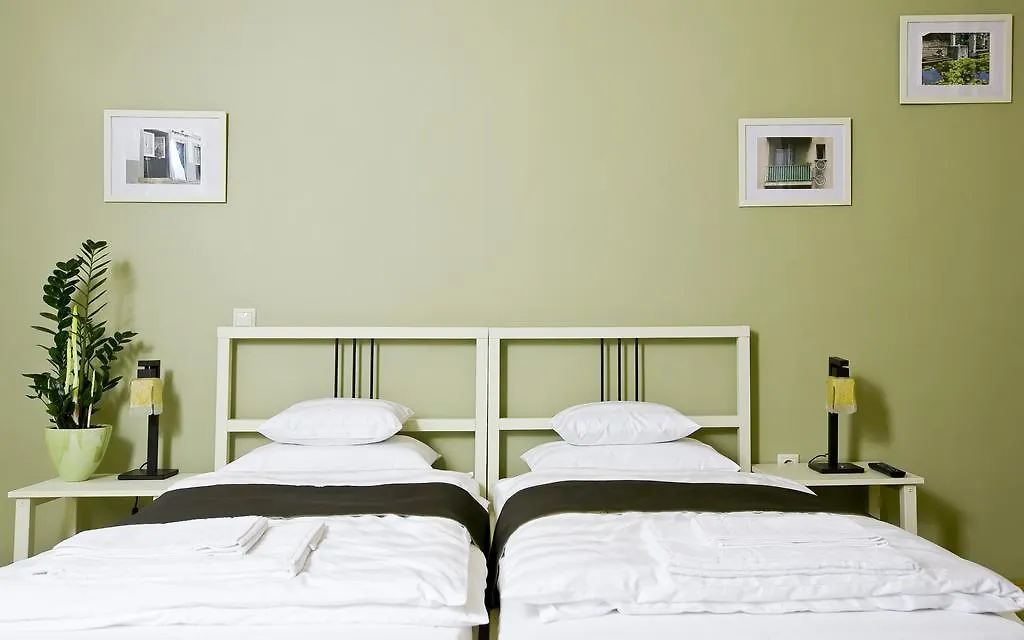 Budapest Rooms Bed And Breakfast